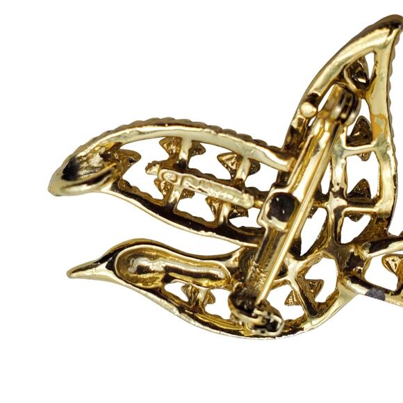 Gerrys Peace Dove Brooch Gold Bird Pin Tone Off White Enamel Pendant Vintage 60s - Picture 4 of 7